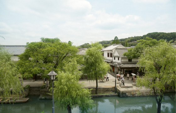 09 倉敷民藝館2階の展示室から眺めた倉敷川