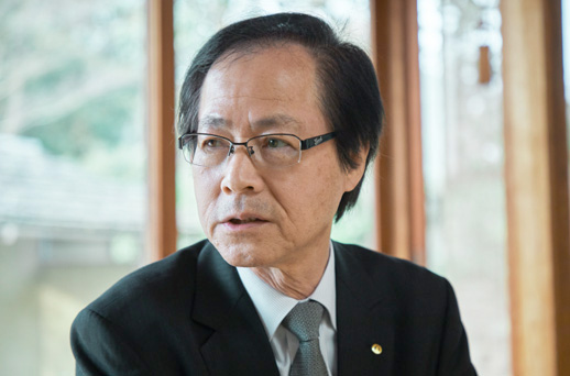 02 支配人の森山俊男さん。