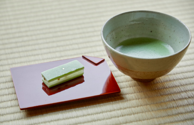14 「瑞風」の乗客だけが味わえる特別銘菓「瑞宝」は松江屈指の菓子司「三英堂」謹製。幾度もの試作を繰り返してつくりあげられた。