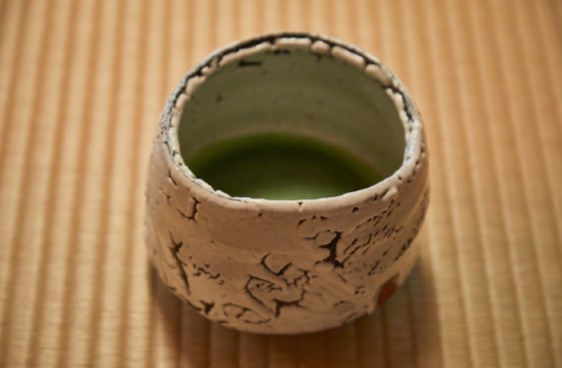 07 写真の茶碗は13代の作品だが、通常は10代の茶碗で抹茶が頂ける。