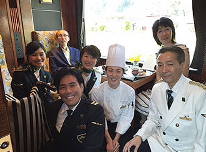 クルーと共に