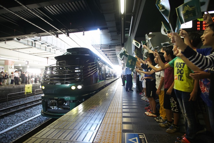 2017年6月17日　運行初日の京都駅0番ホームの様子